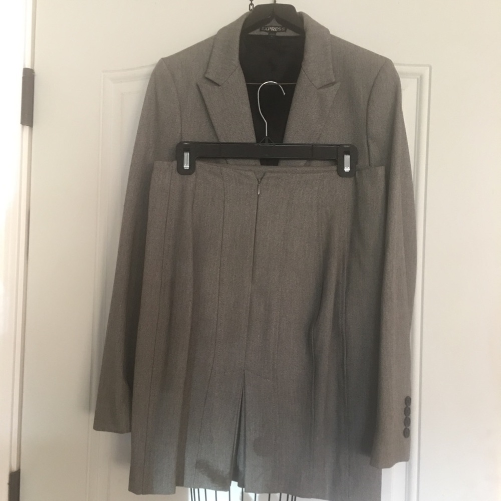 Express Gray Suit - image 4